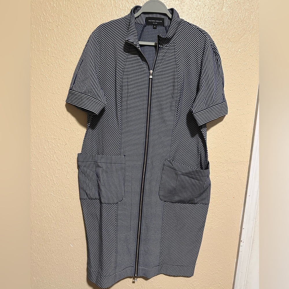 HILTON HOLLIS Zipper Dress Size XL Stripes Stretchy‎ Pockets Luxury